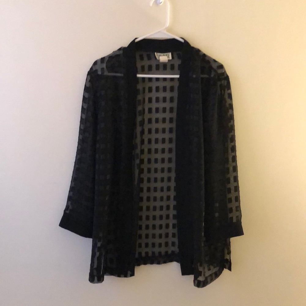 Cute coverup/ light jacket. Sheer